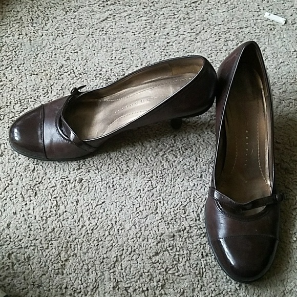 Shoes - Picture 2 of 3